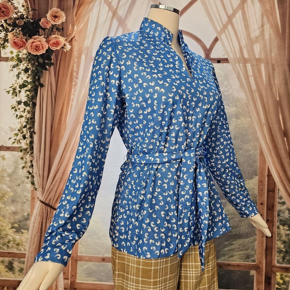 Vintage 1970s Blouse Top Shirt Blue White Print Long Sleeve Tie Belt Band Collar